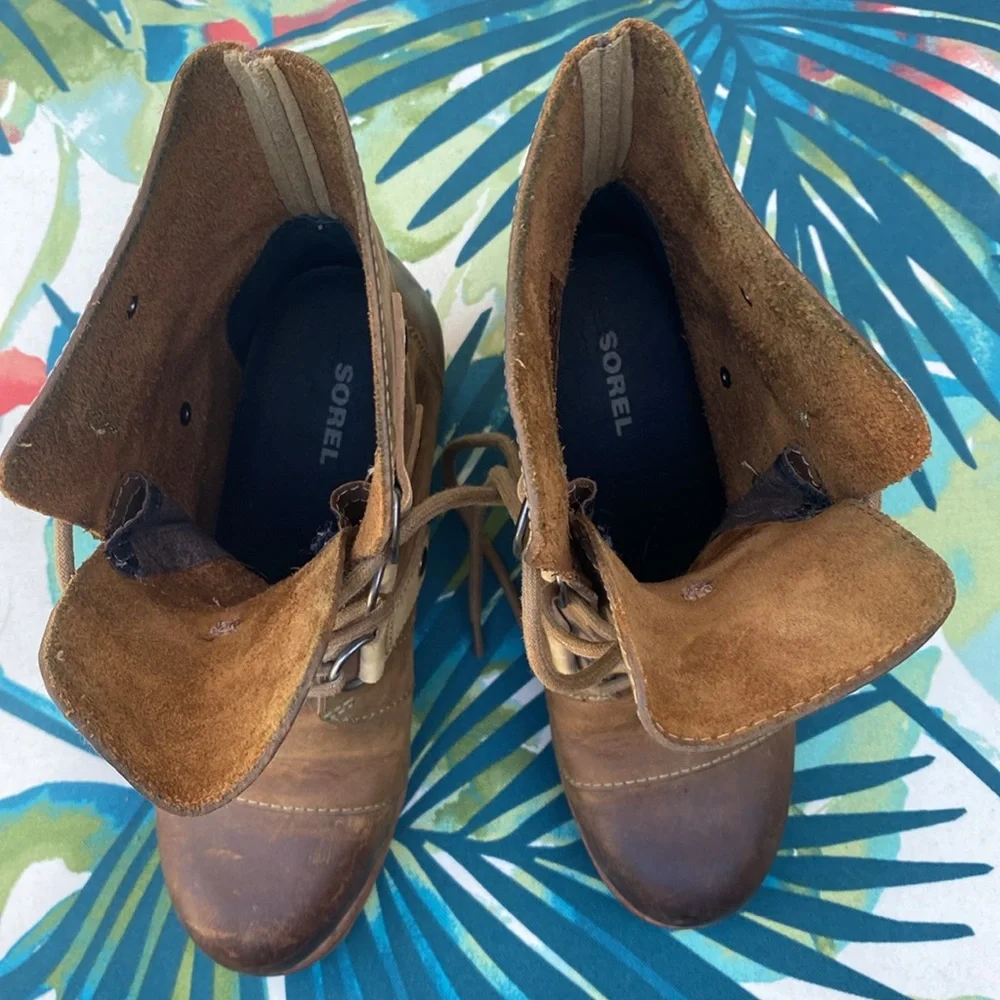 SOREL wedge boots. Tan. Size 6 US - Picture 4 of 8